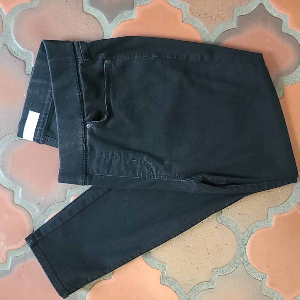Levis Totally Shaping Pull On Skinny Jean Black  16M 33x30